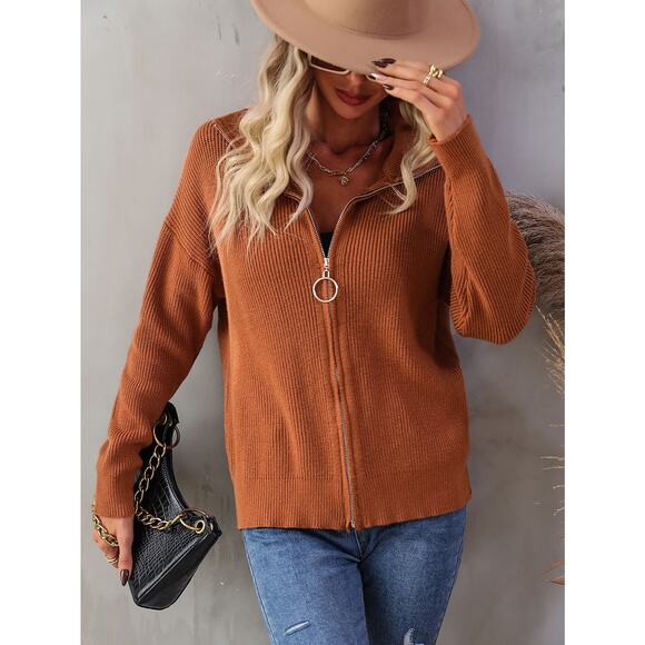 Graceful Rib-Knit Zip Up Collared Cardigan - Picture 4 of 6